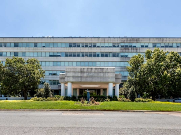 Regus (IWG) International Plaza Philadelphia
