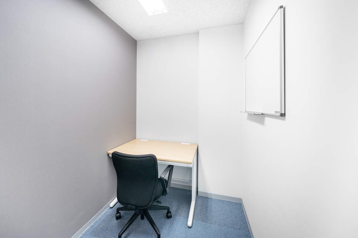 Open Office (IWG) Keihan Yodoyabashi Building Osaka-shi