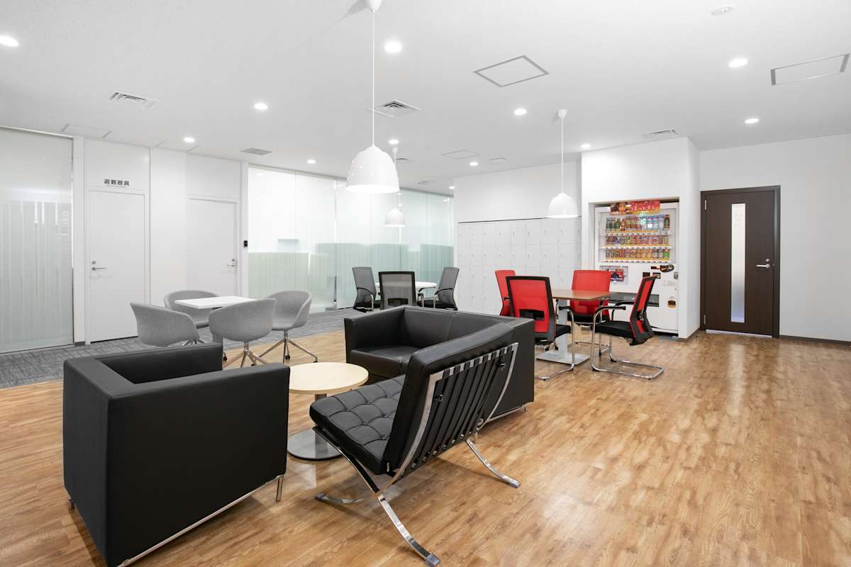 Open Office (IWG) Kinko Building Yokohama