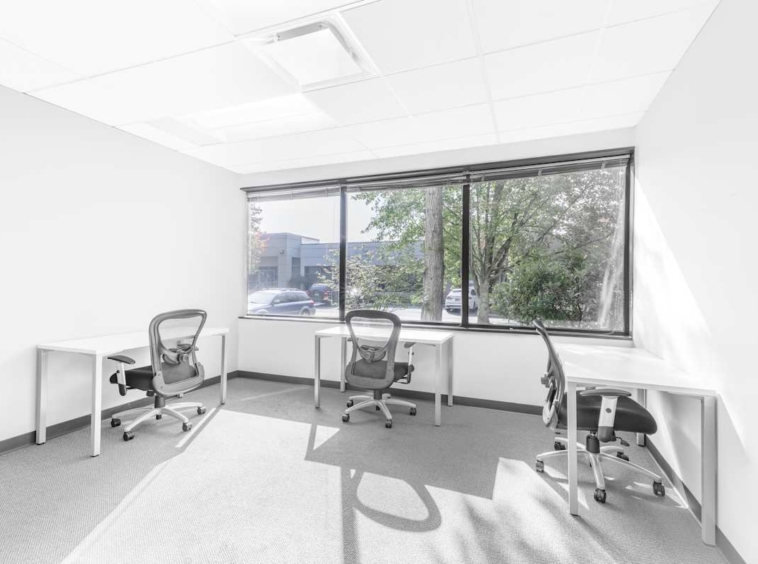 Regus (IWG) Kirkland Corporate Center Kirkland