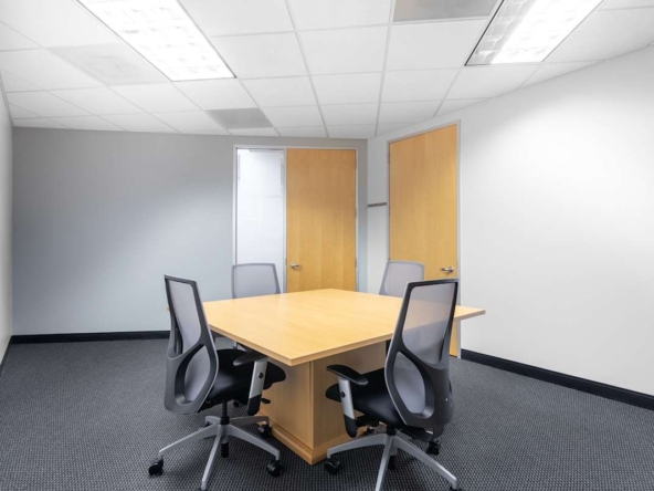 Regus (IWG) MacArthur Center II Irving
