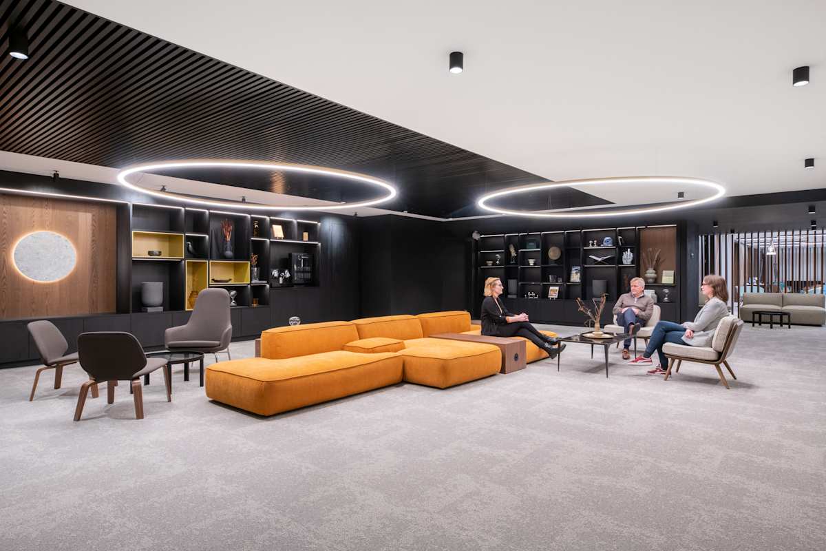 Spaces (IWG) Manhattan Meeting Center Brussels