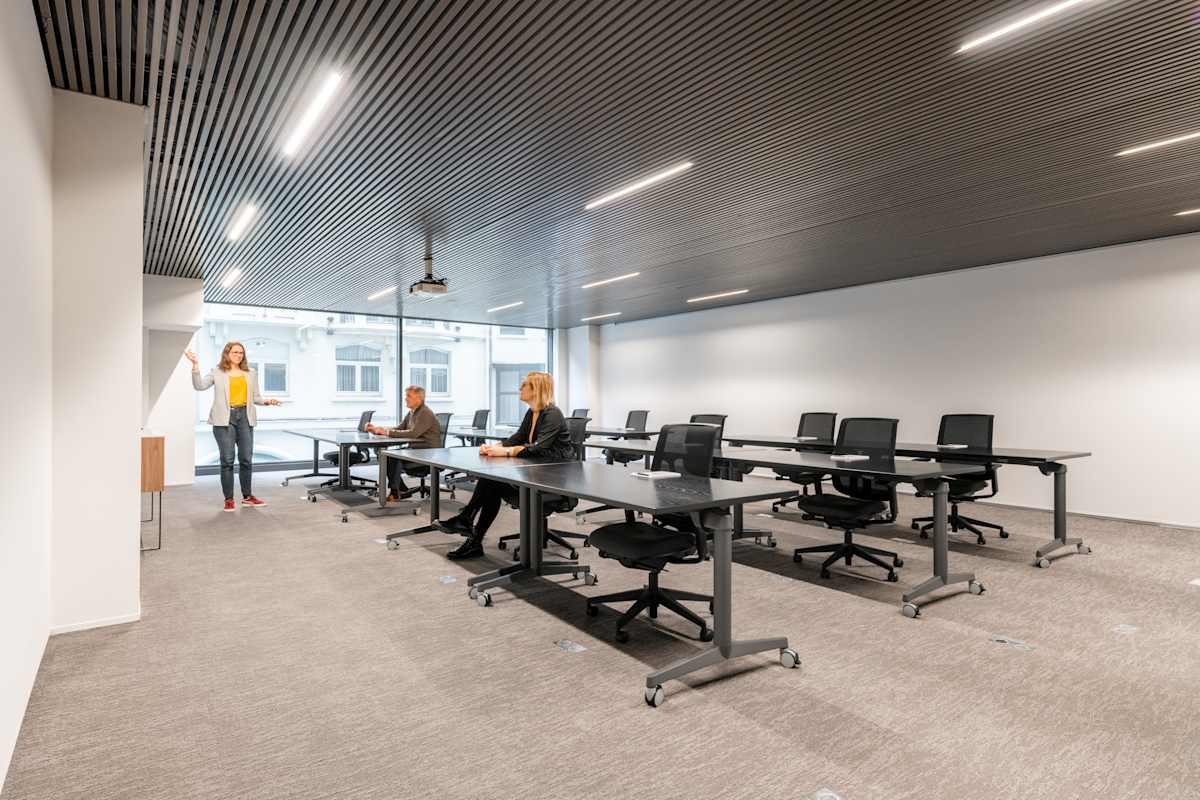 Spaces (IWG) Manhattan Meeting Center Brussels