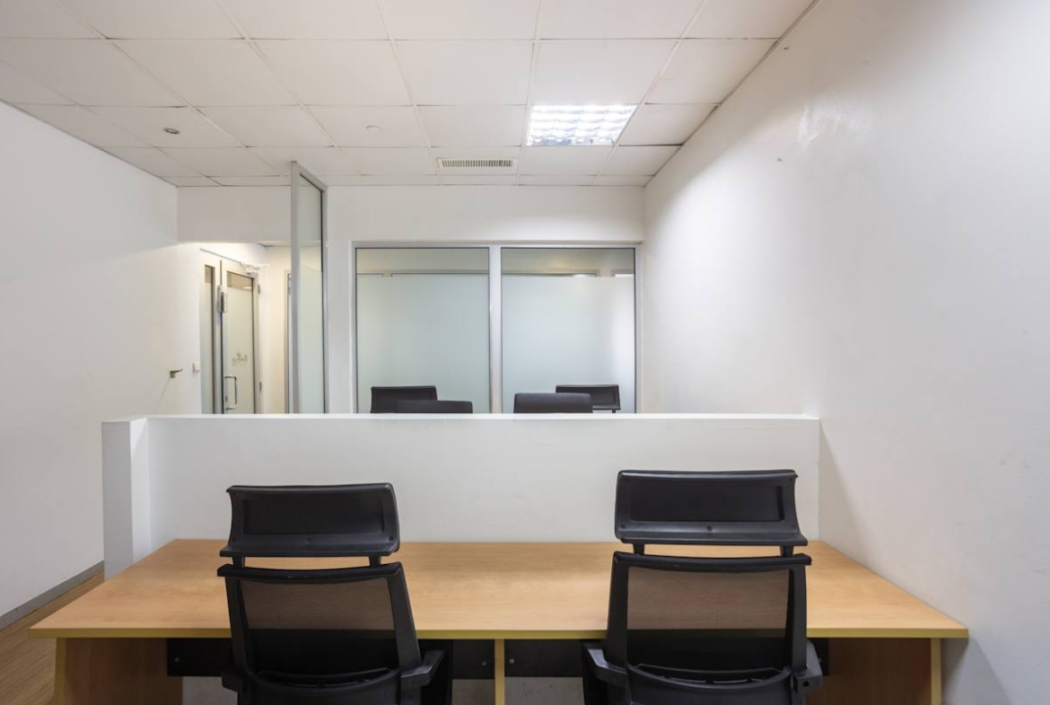 Regus (IWG) Movenpick Ambassador Hotel Accra