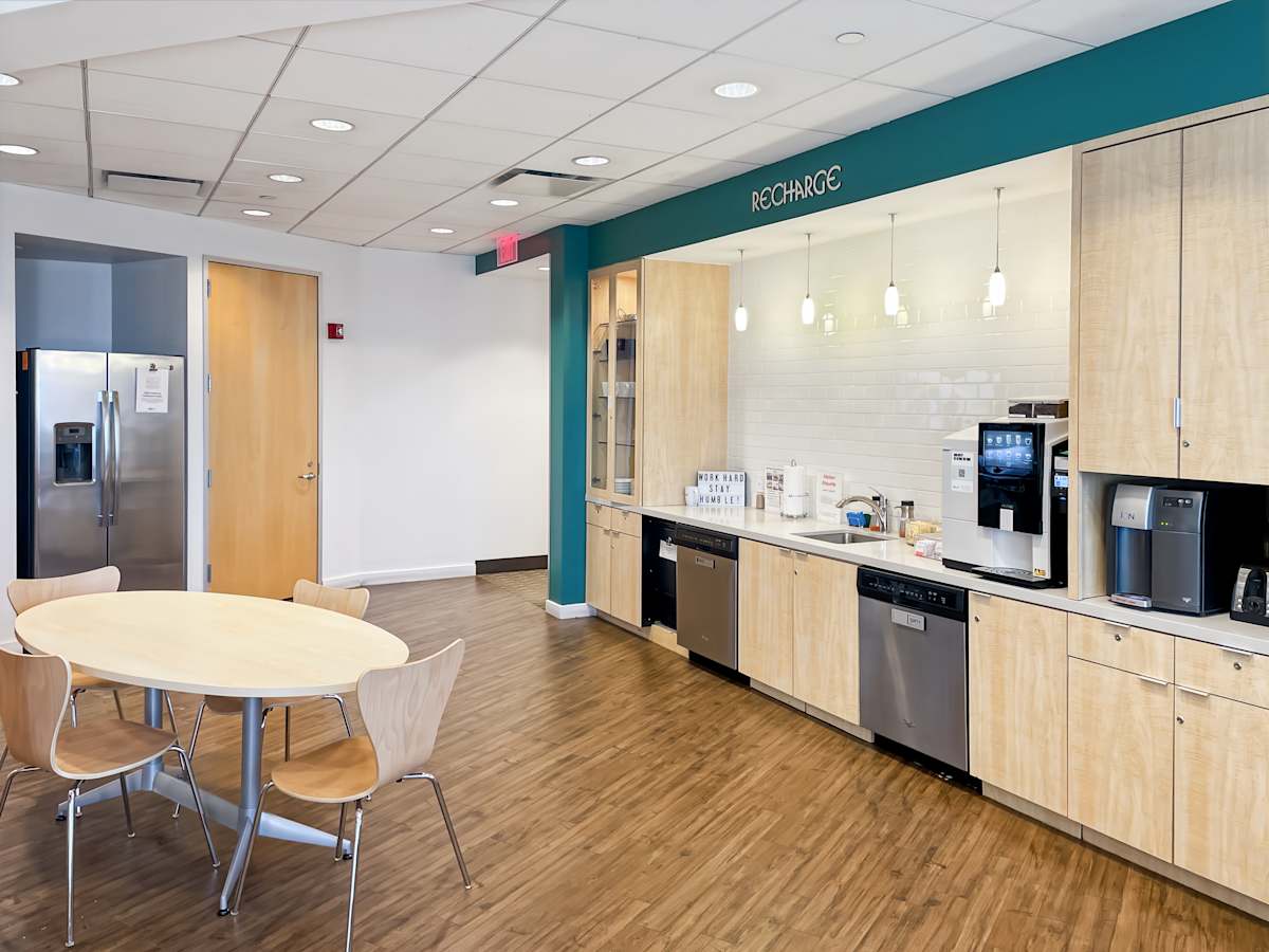Oak Brook Pointe, Oak Brook