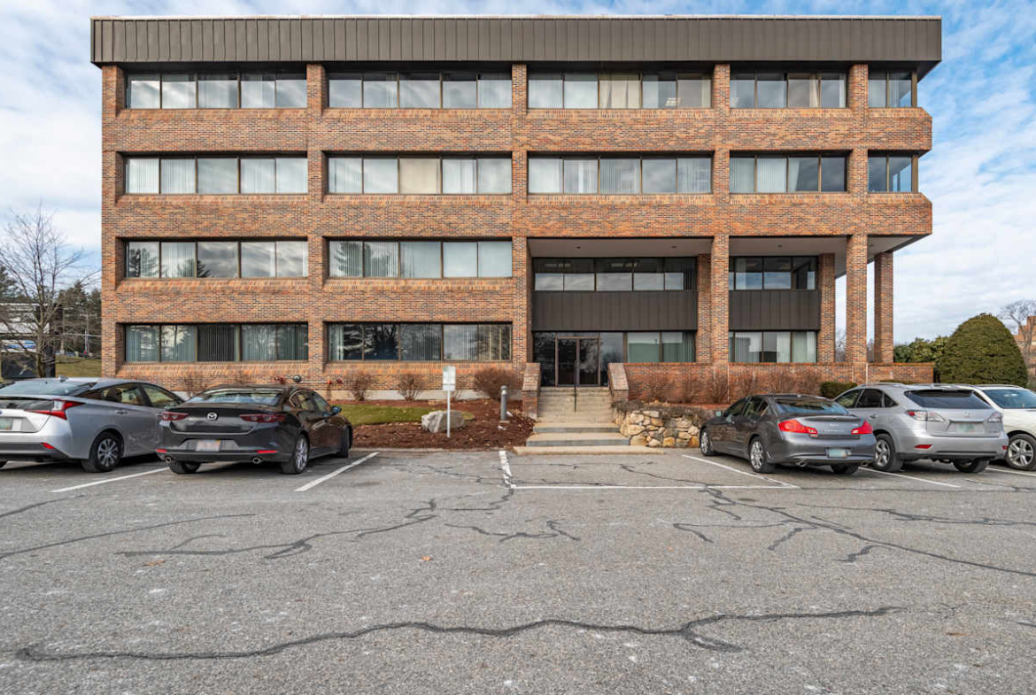 Regus (IWG) One Tara Boulevard Nashua