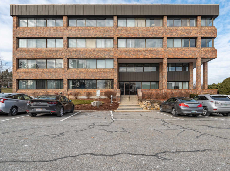 Regus (IWG) One Tara Boulevard Nashua