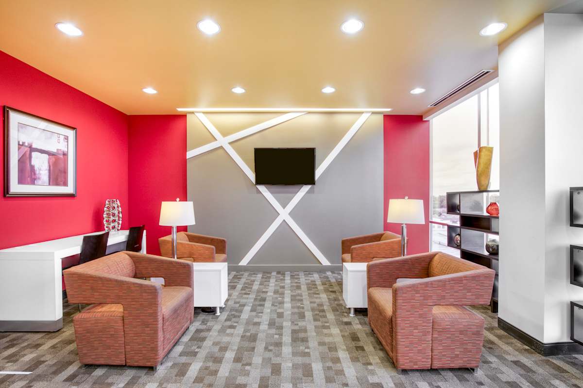 Regus (IWG) One West Court Square Decatur