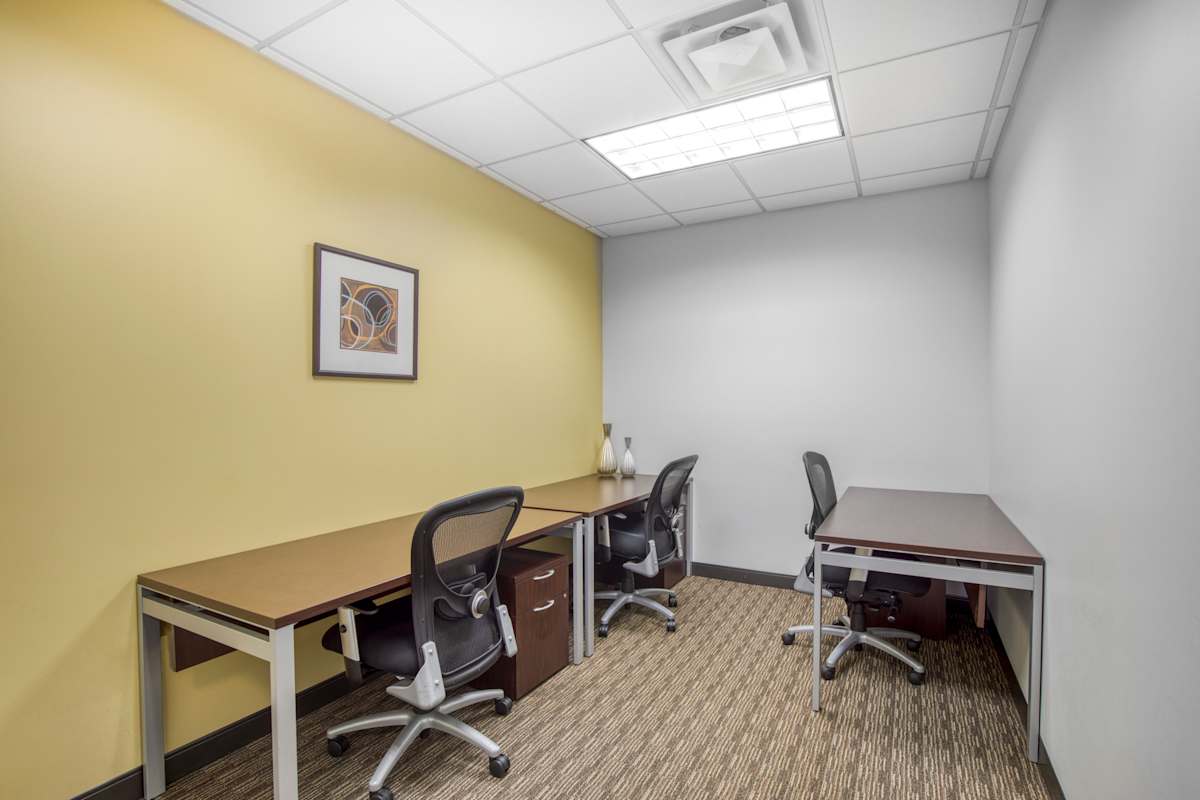 Regus (IWG) One West Court Square Decatur
