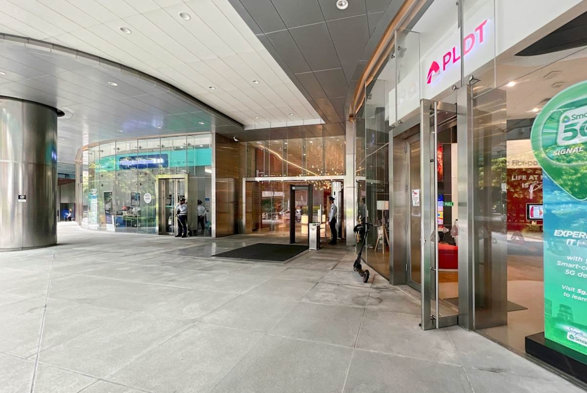 Spaces (IWG) Penthouse World Plaza Taguig