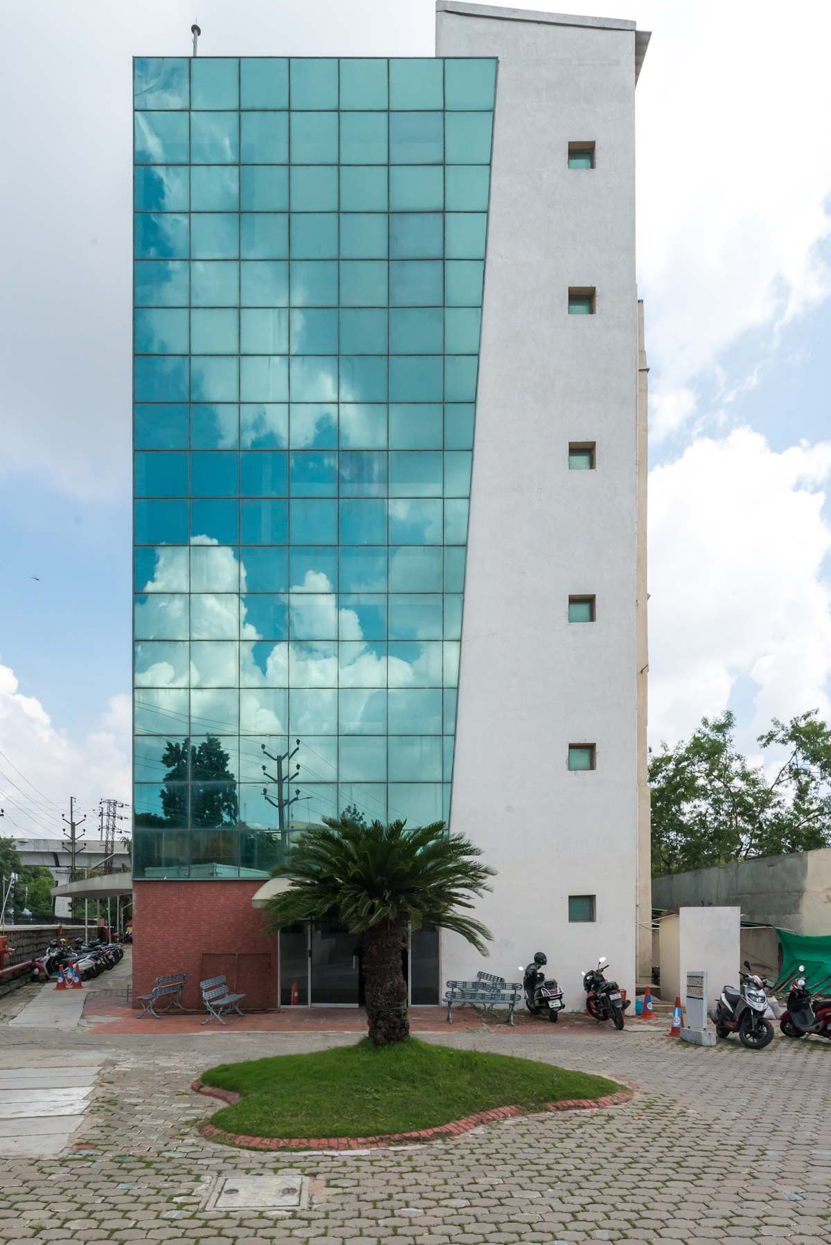 Regus (IWG) Phoenix Tech Tower Hyderabad