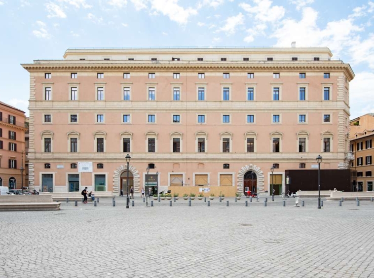 Signature by Regus (IWG) Piazza San Silvestro 8 Rome