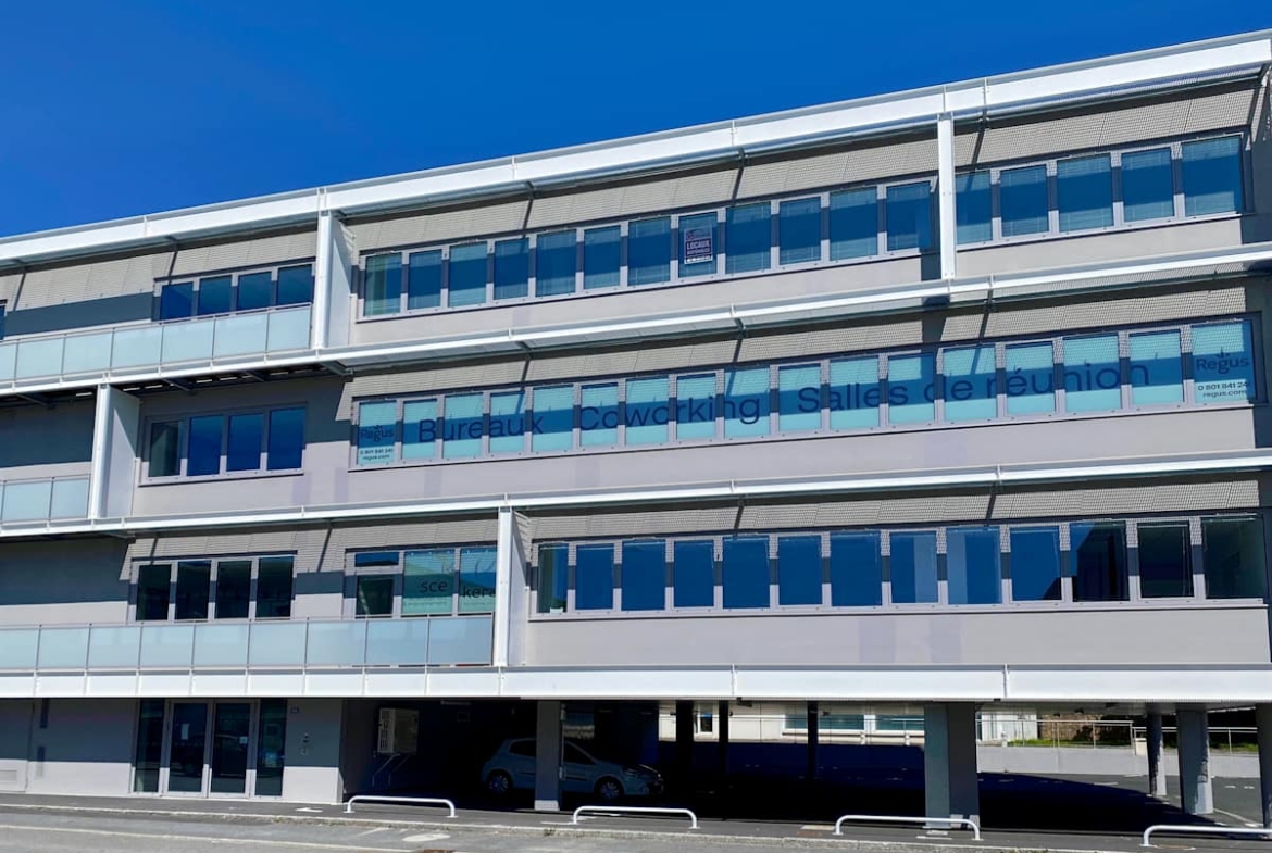 Port de Commerce Regus IWG