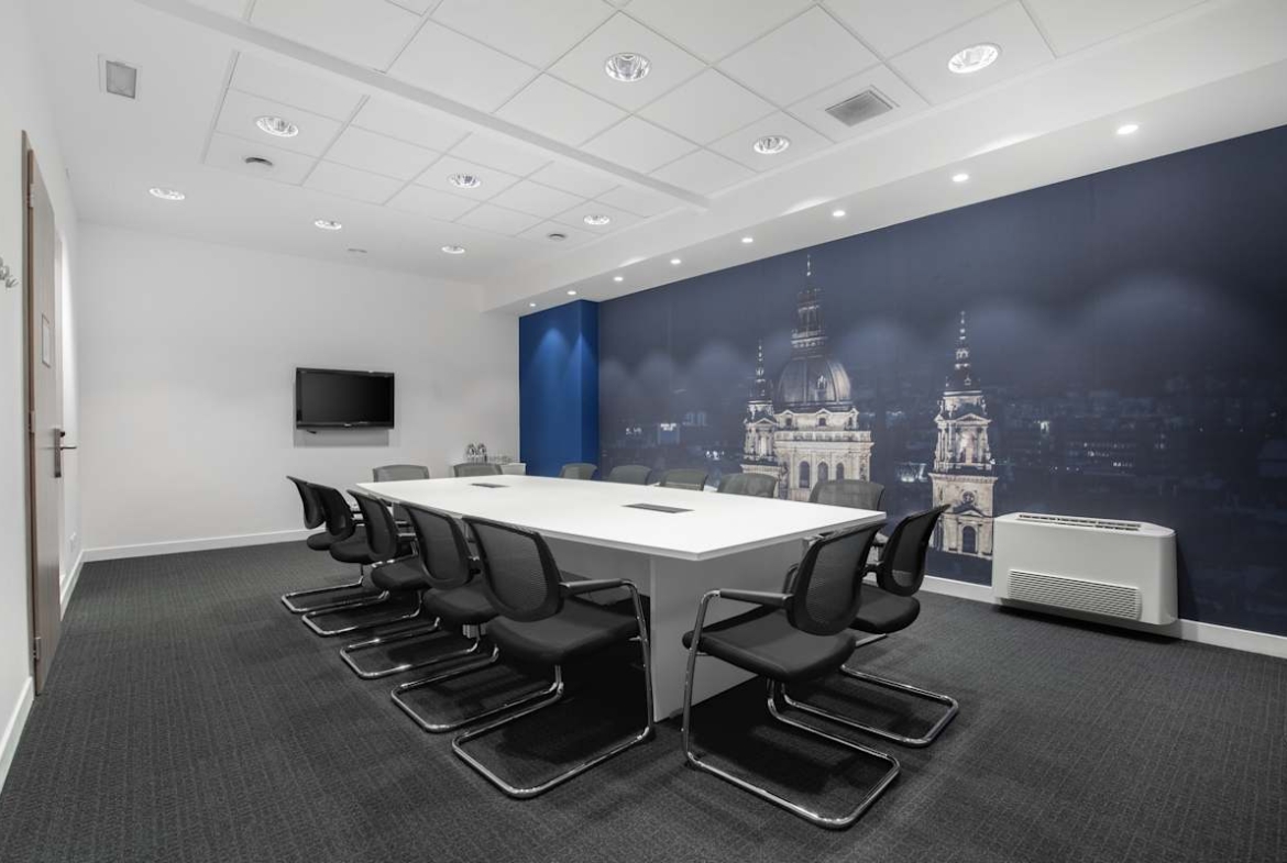 Regus (IWG) President Business Centre Budapest