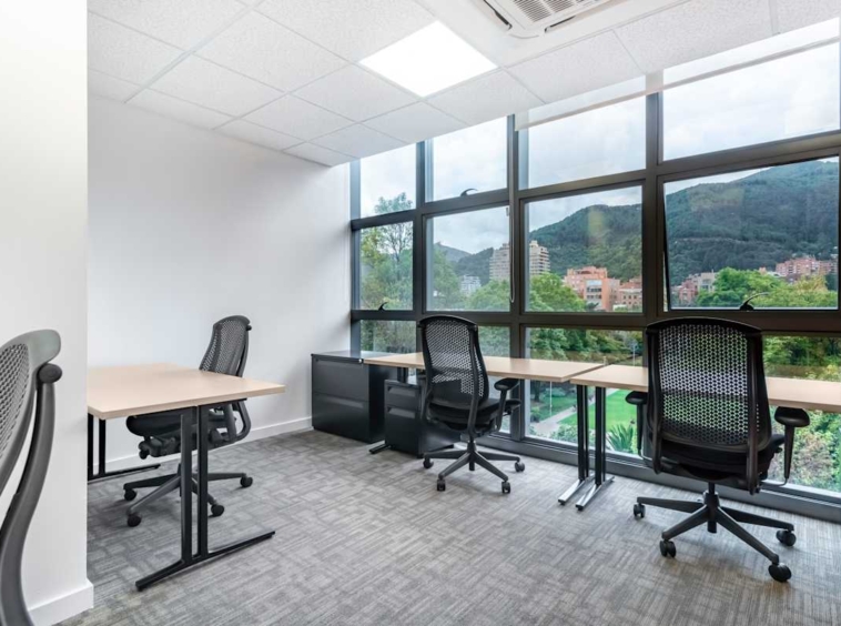 Regus (IWG) QBO Bogota