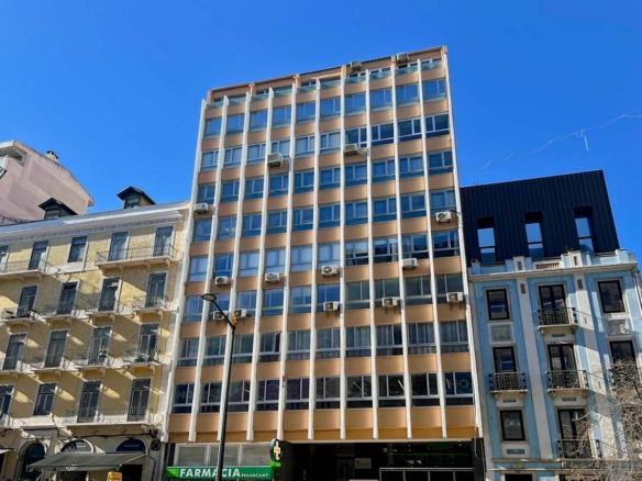 HQ (IWG) R Braamcamp 52 Lisbon
