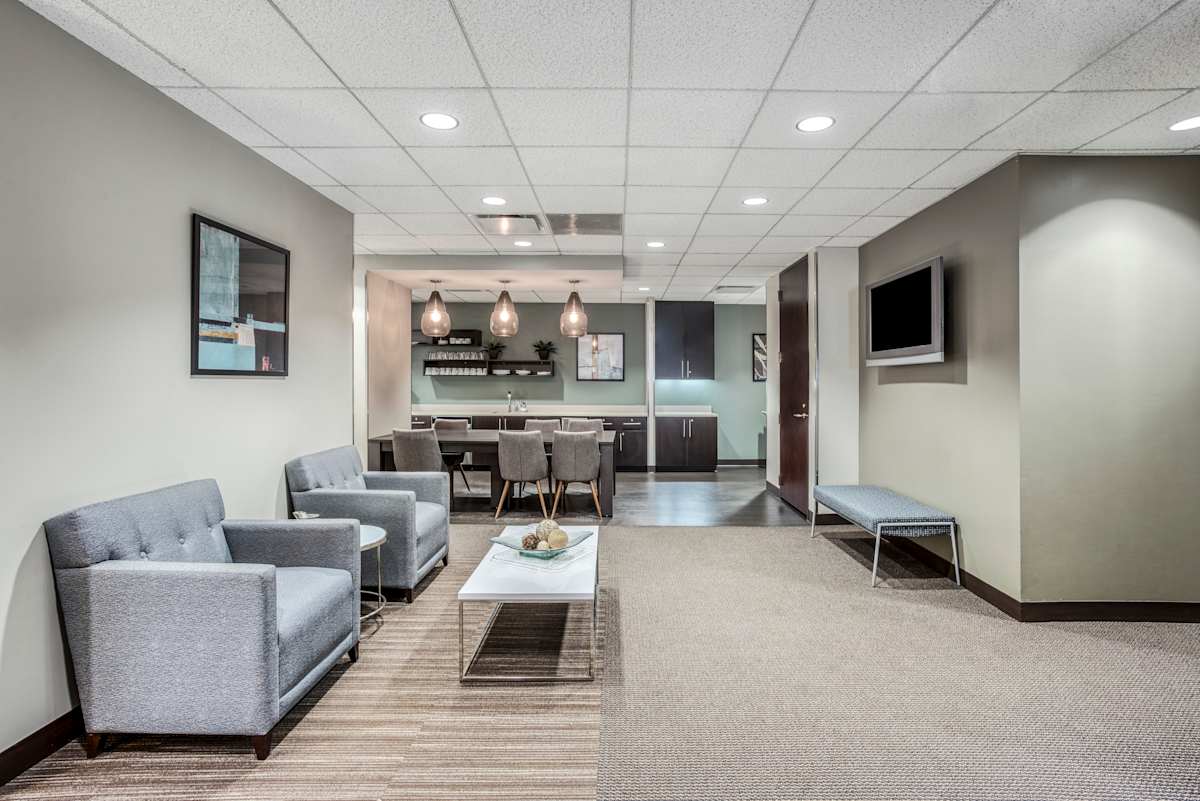 HQ (IWG) Regency Tower Oak Brook