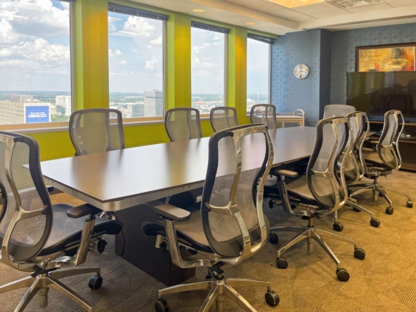 Regus (IWG) Republic Center Dallas
