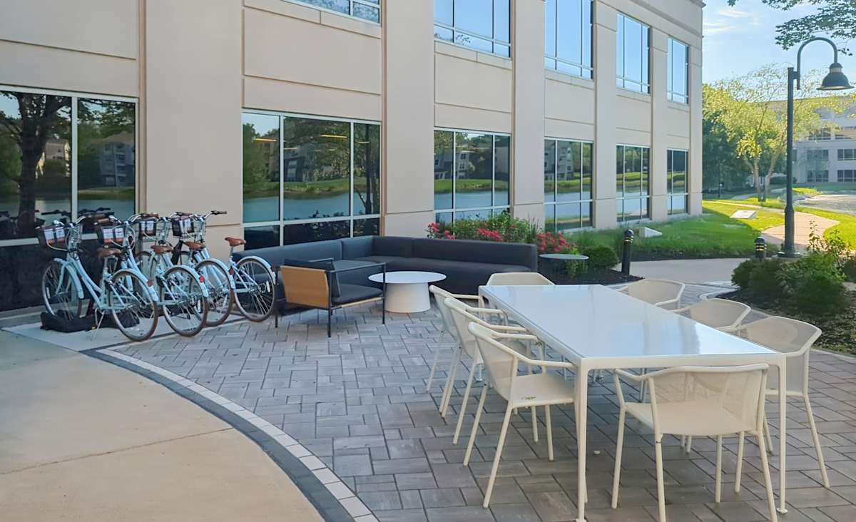 Regus (IWG) River Crossing at Keystone Indianapolis