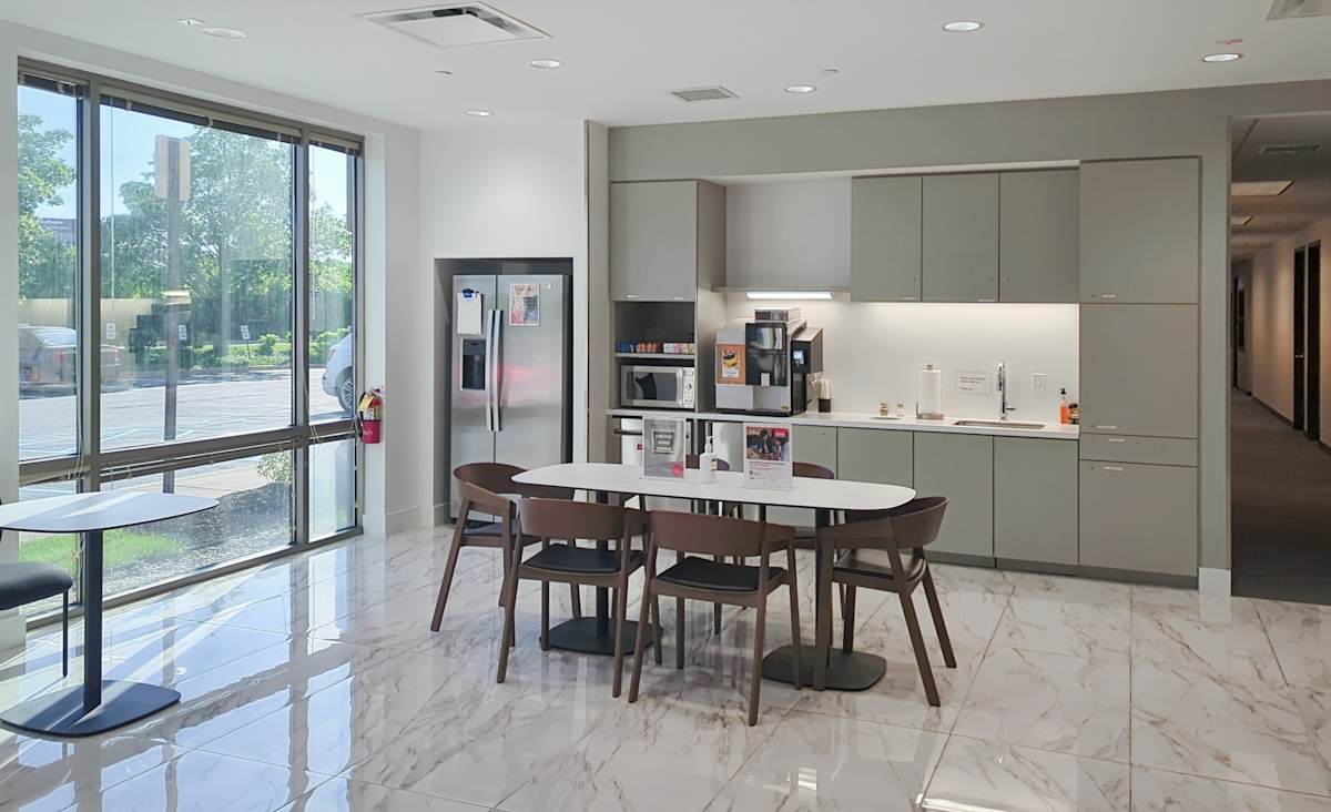 Regus (IWG) River Crossing at Keystone Indianapolis