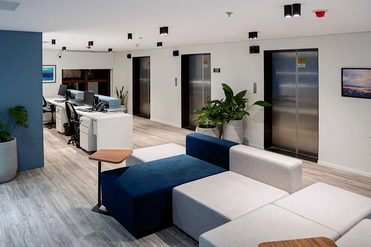 Século XXI Curitiba Regus (IWG) Século XXI Curitiba