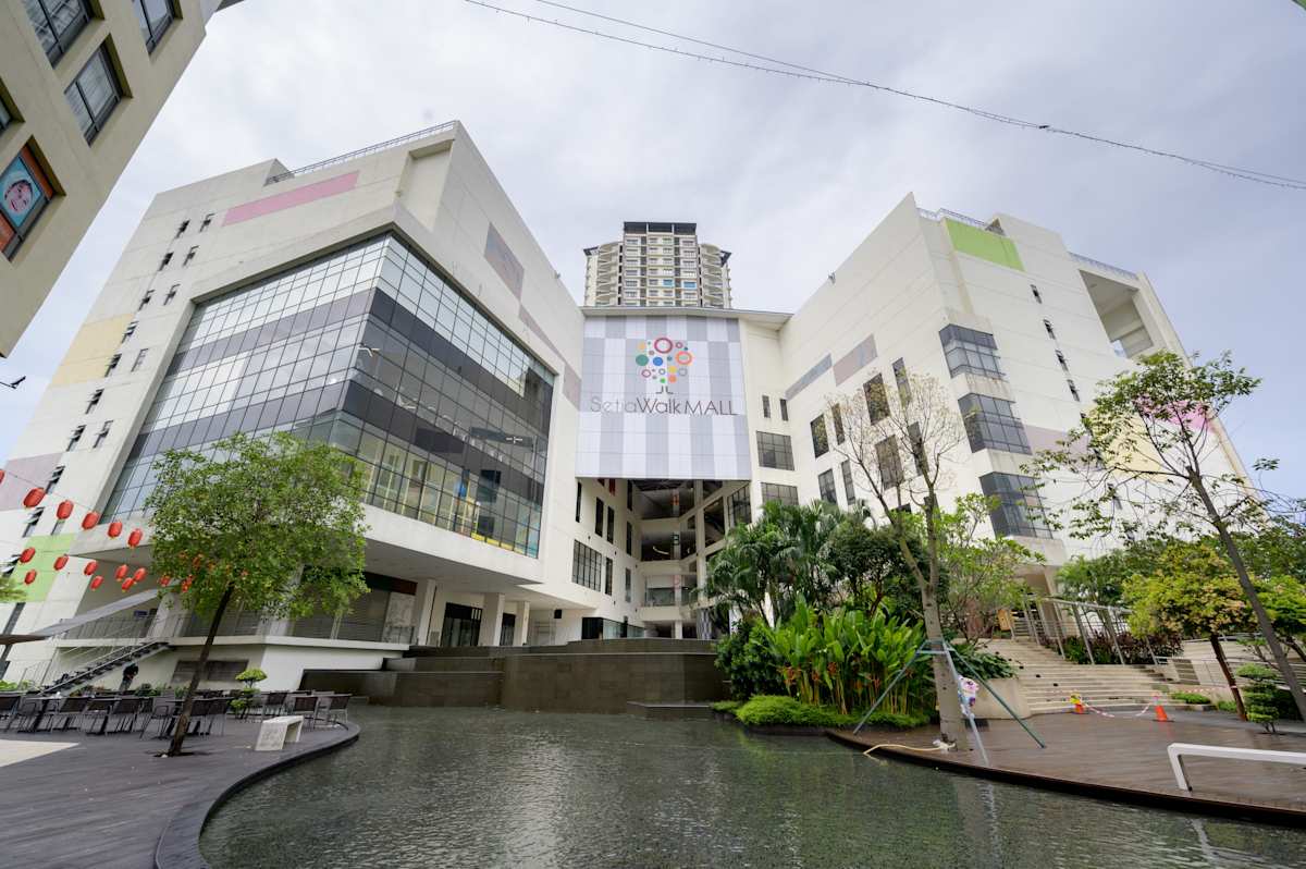 Regus (IWG) SetiaWalk Puchong