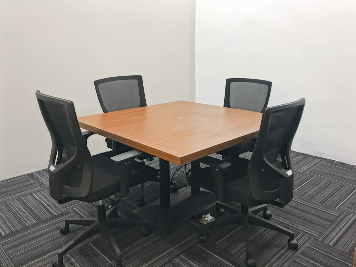 Regus (IWG) South Supermarket Lipa