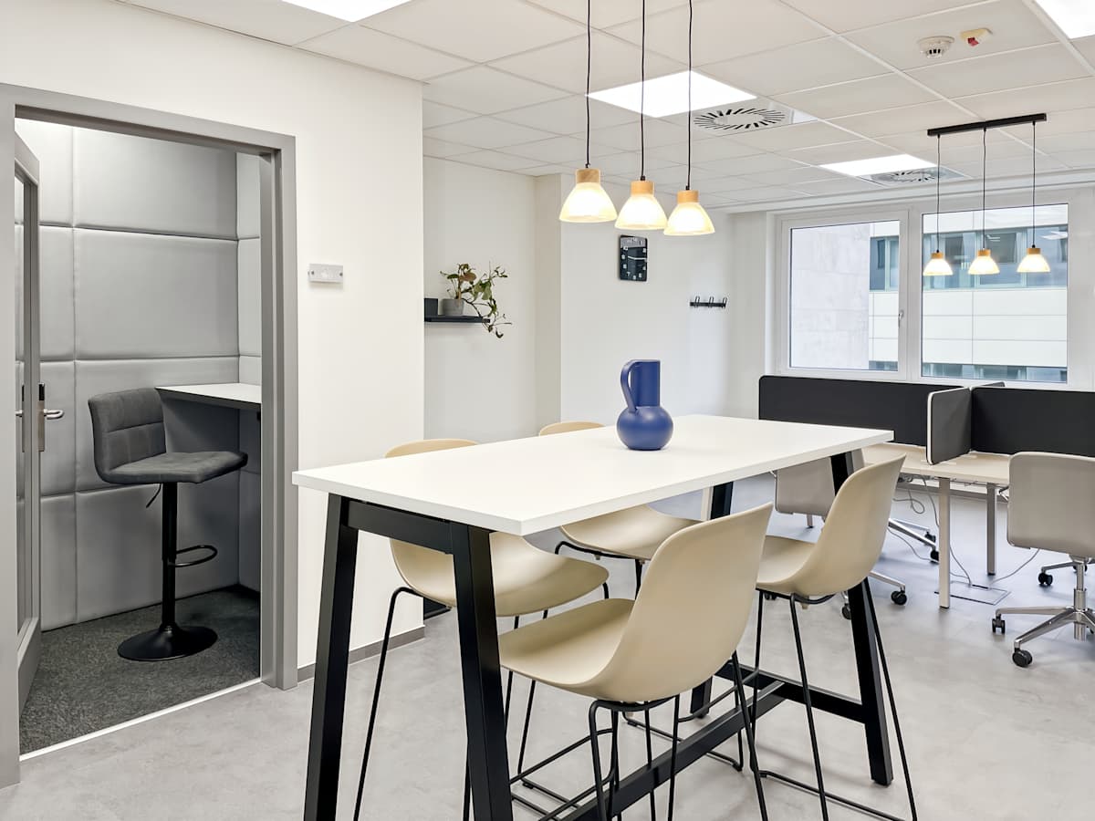 Regus (IWG) SzepvÃ¶lgyi Office Park Budapest