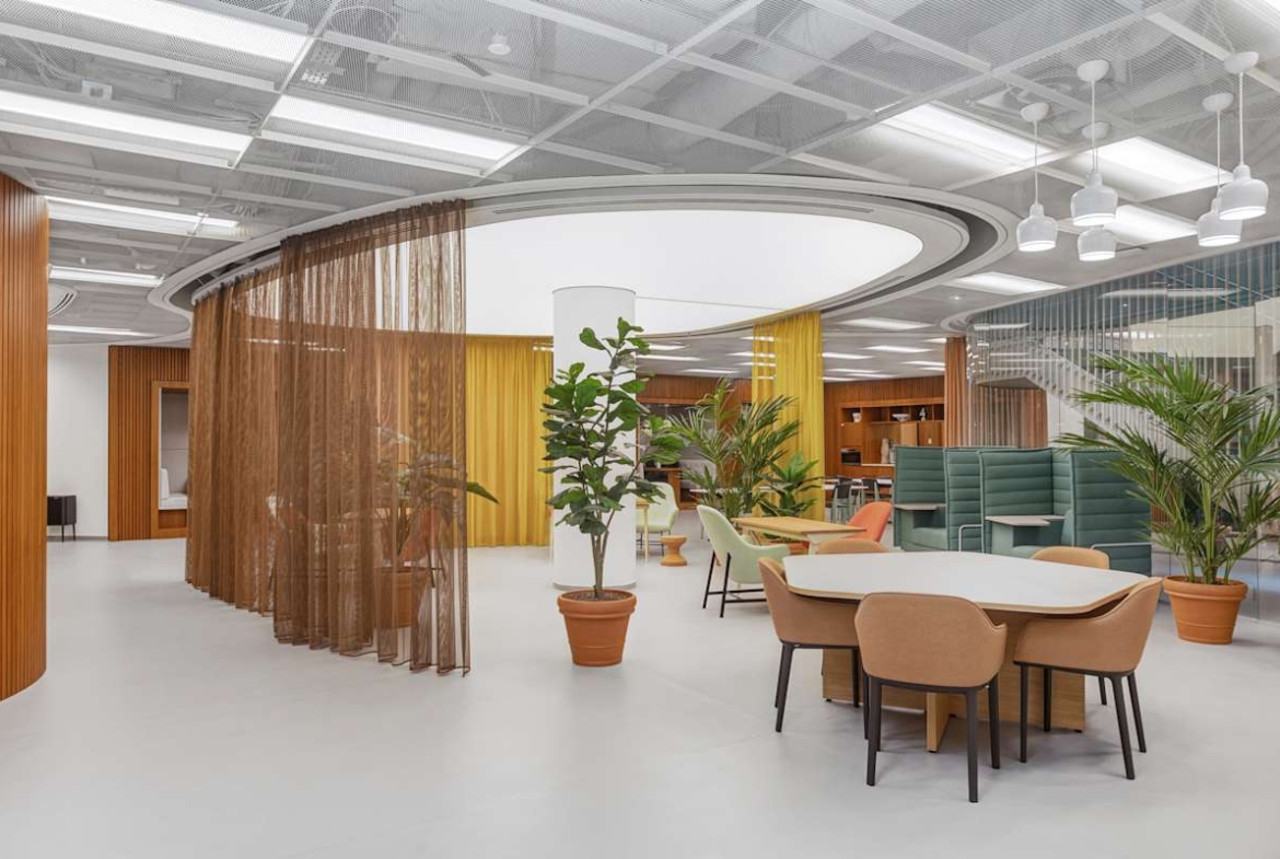 Signature by Regus (IWG) Szervita Square Building Budapest