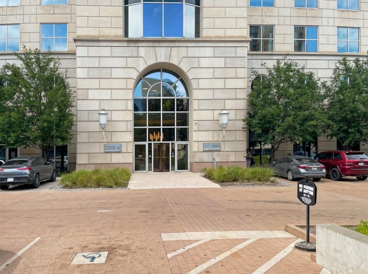 Regus (IWG) The Crescent Dallas