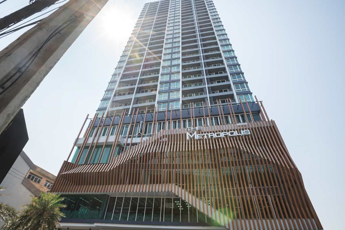 The Metropolis Samrong Samutprakarn HQ (IWG) The Metropolis Samrong Samutprakarn