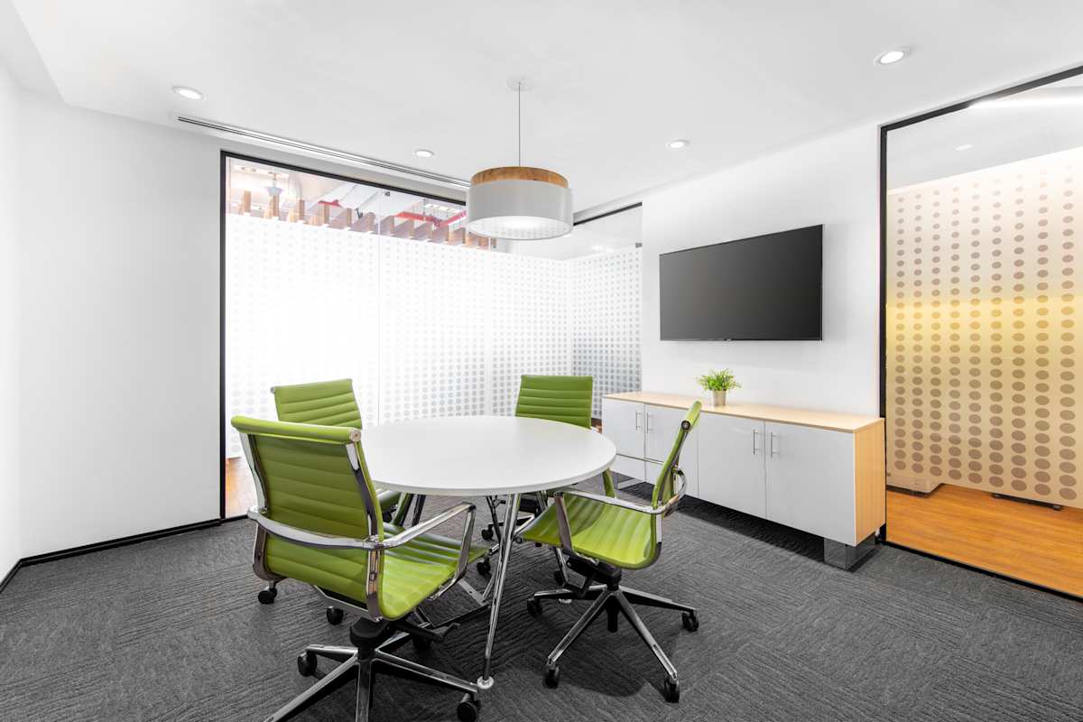 Regus (IWG) The Pearl Doha