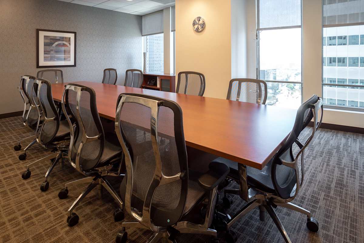 Regus (IWG) US Bank Tower Los Angeles