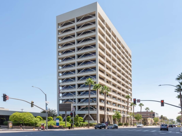 Regus (IWG) Valley Office Plaza Sherman Oaks