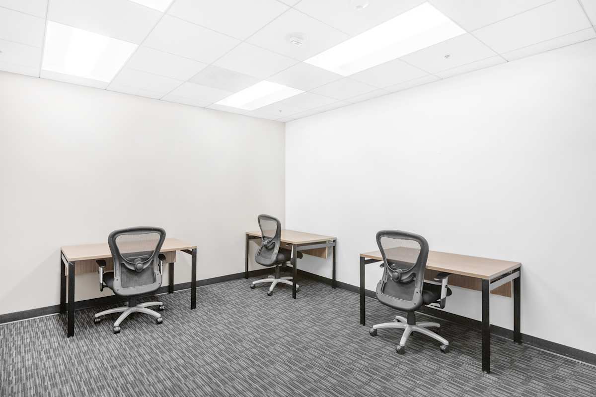 Regus (IWG) Valley Office Plaza Sherman Oaks