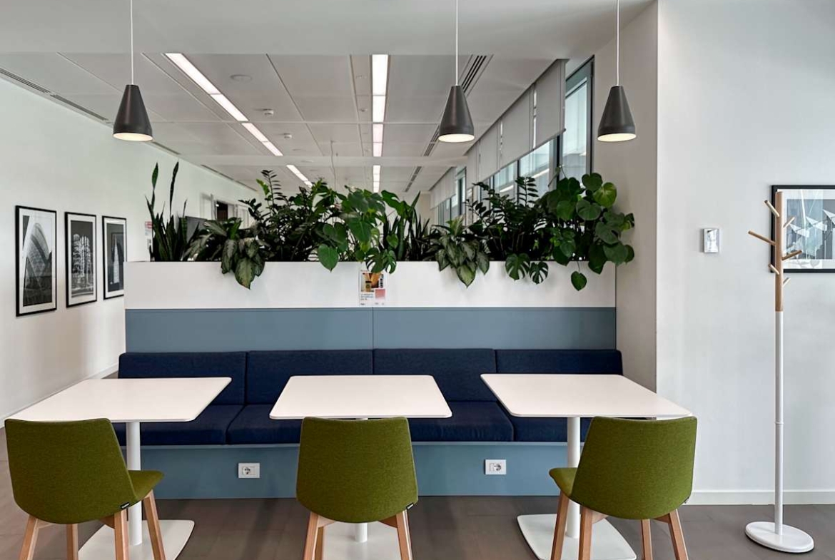 Regus (IWG) Via Gaetano de Castillia Milan
