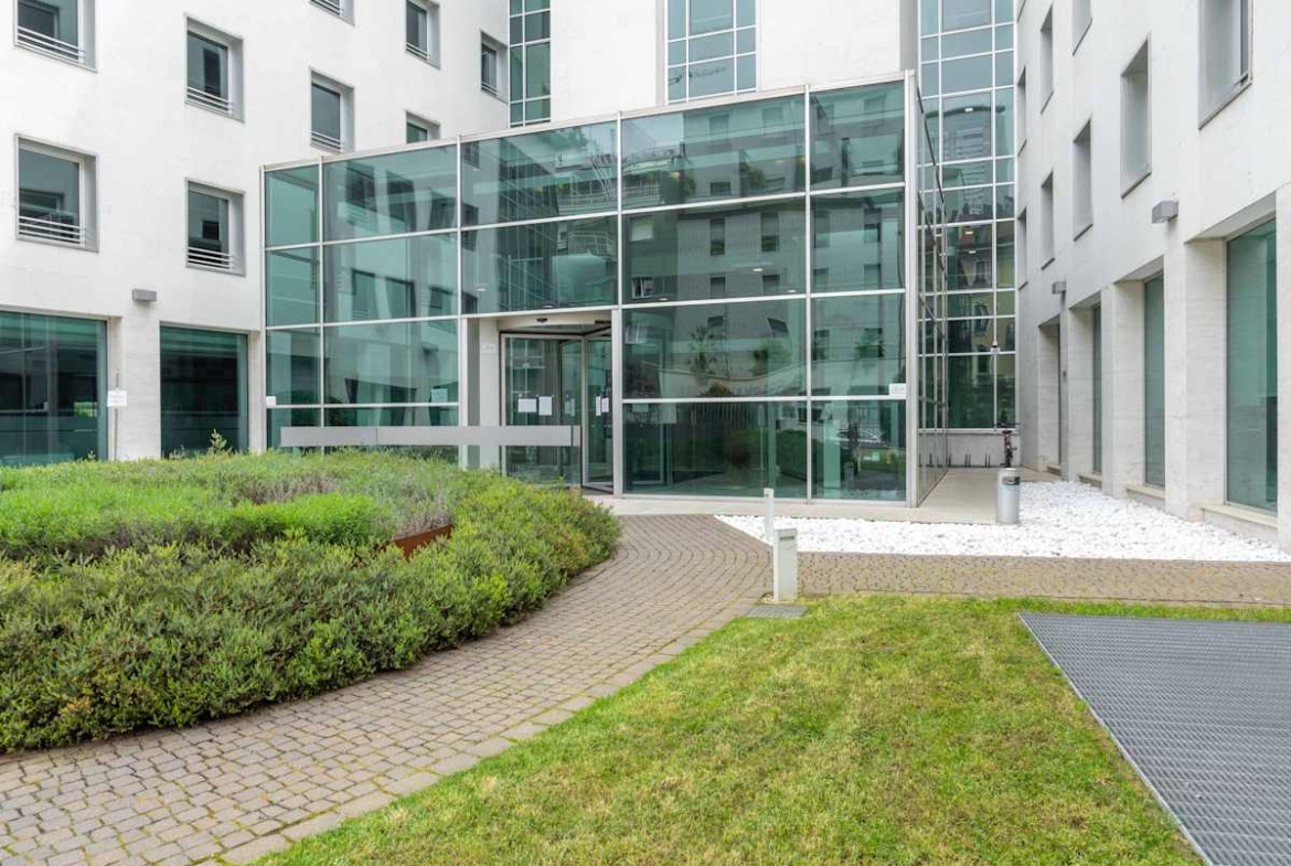 Regus (IWG) Via Roberto Lepetit 8 Milan