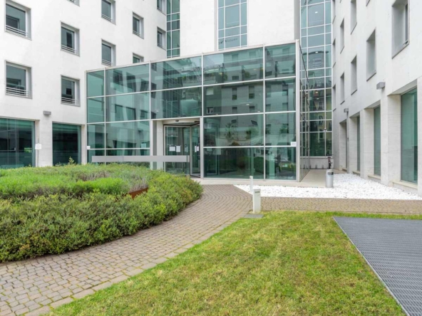 Regus (IWG) Via Roberto Lepetit 8 Milan