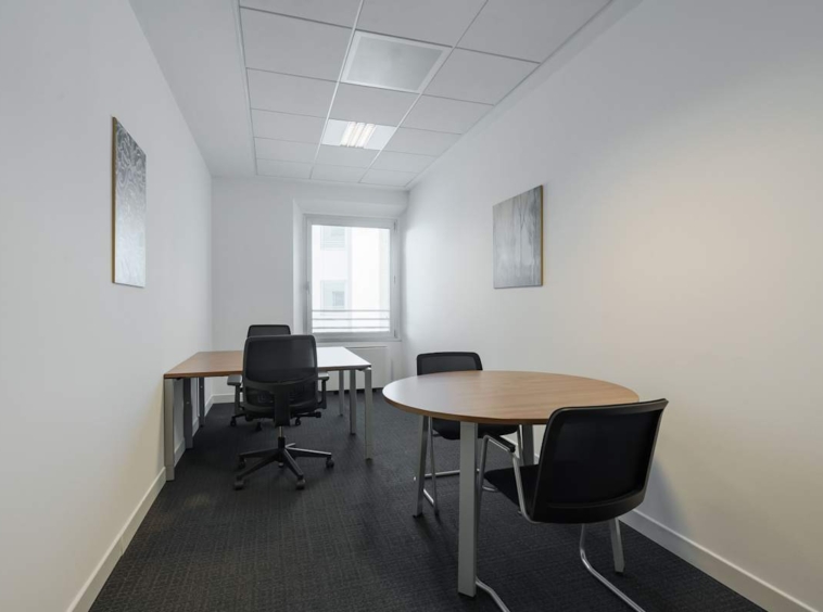 Regus (IWG) Via Roberto Lepetit 8 Milan