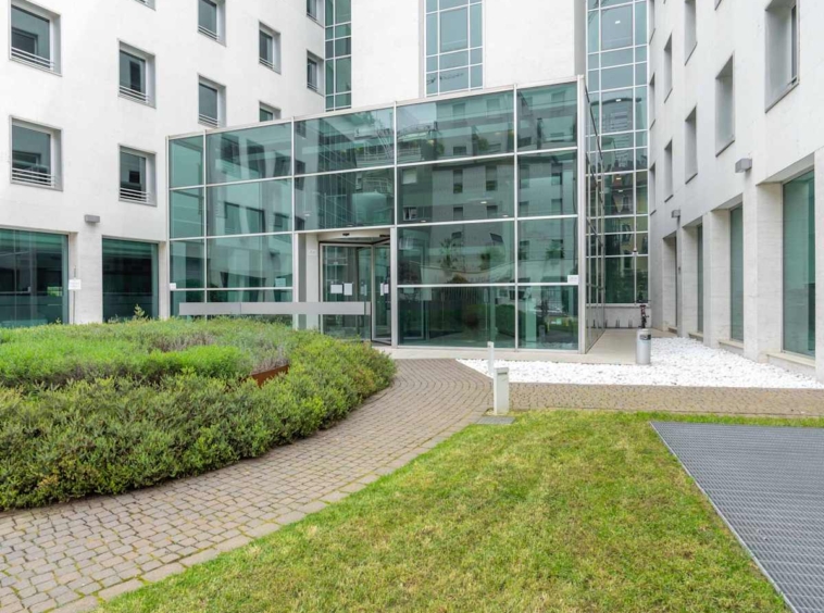 Regus (IWG) Via Roberto Lepetit 8 Milan