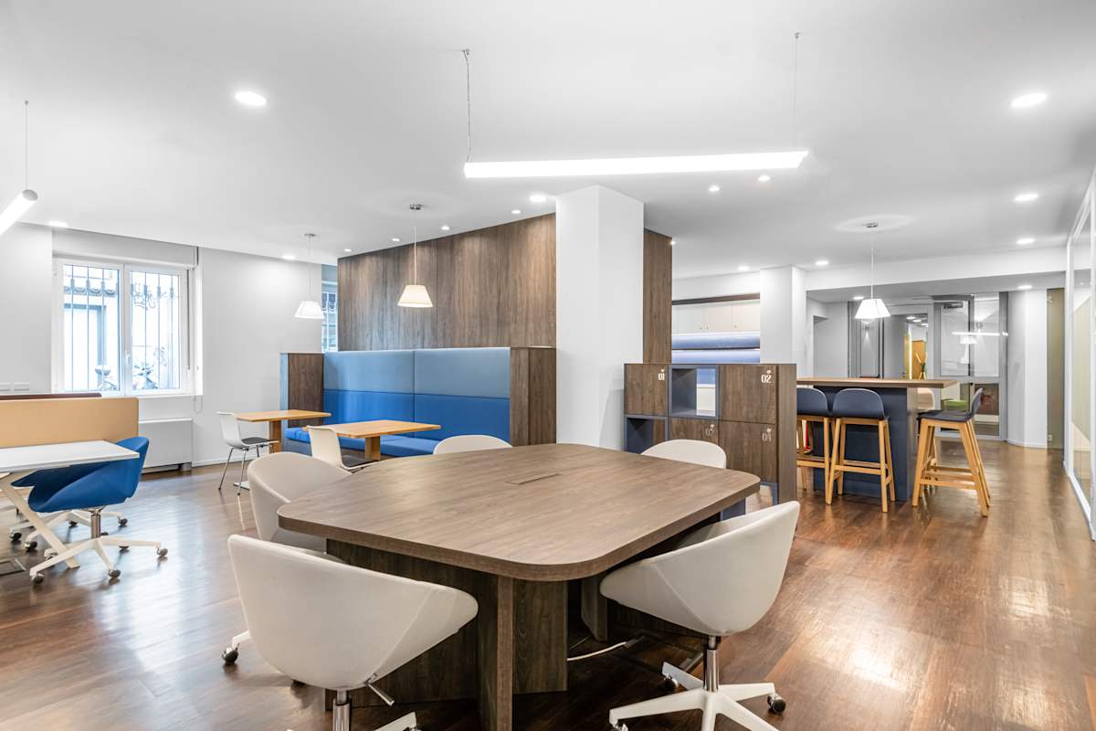 Regus (IWG) Via Uberto Visconti di Modrone 15 Milan