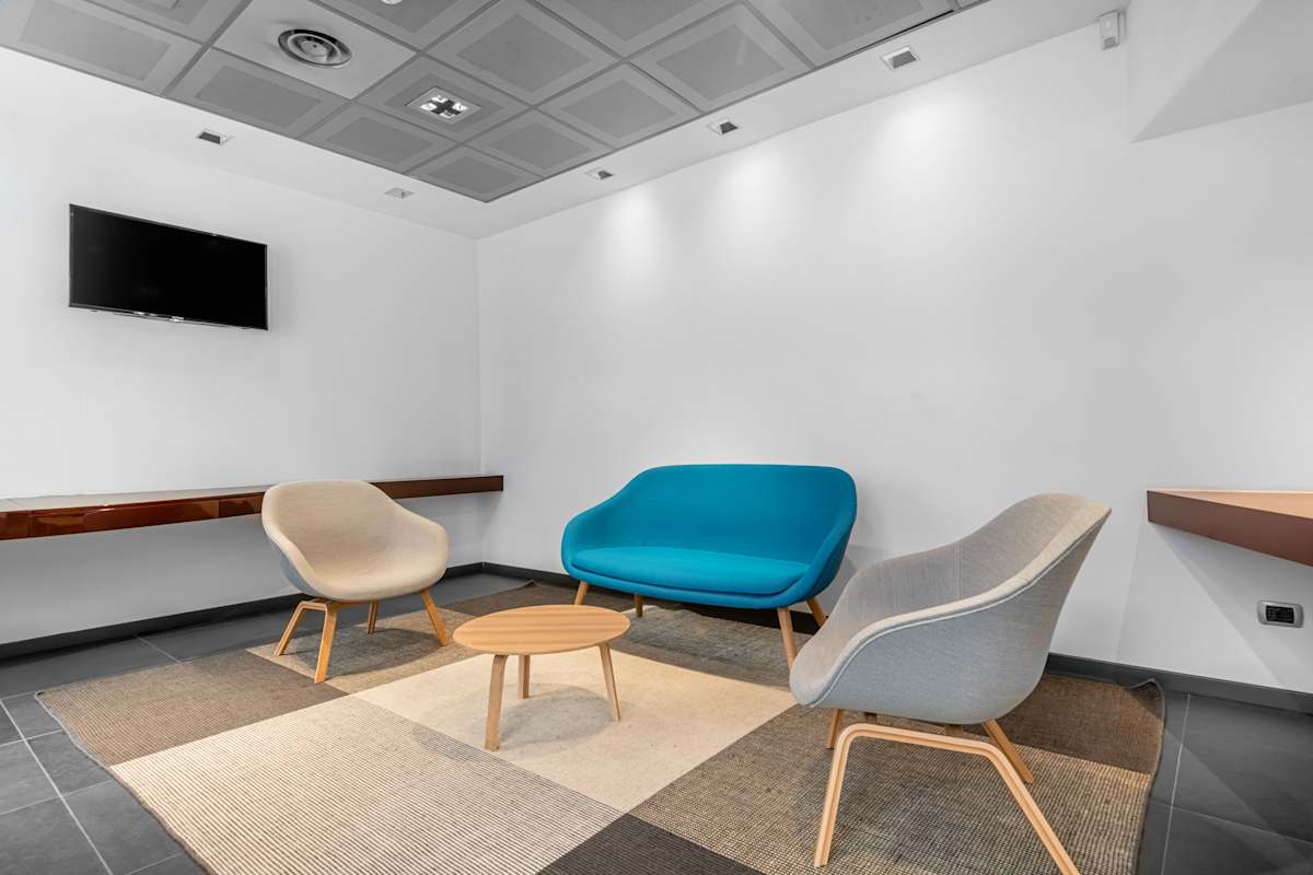 Regus (IWG) Via Uberto Visconti di Modrone 15 Milan