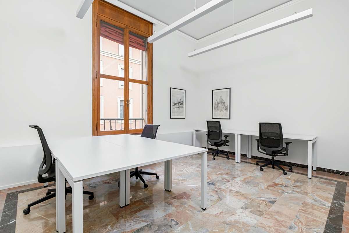 Regus (IWG) Via del Monte 1 Bologna