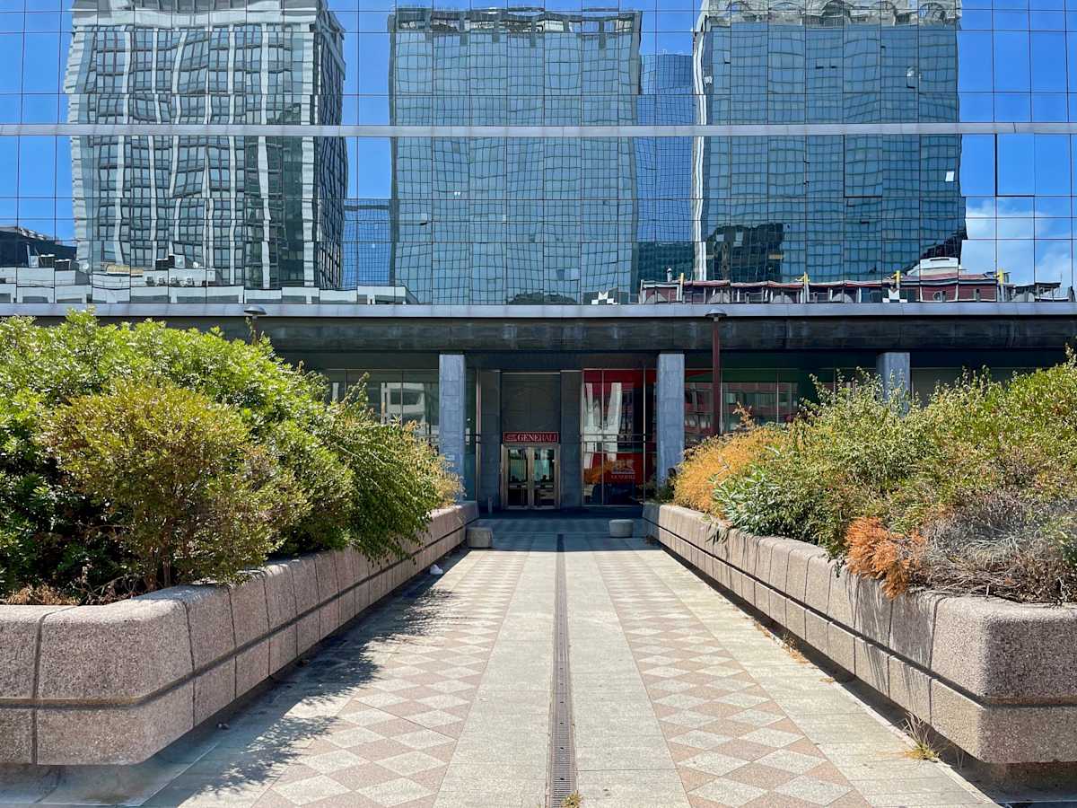 Regus (IWG) via Porzio Napoli